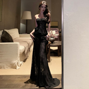 绝美氛围感纯欲立体花朵抹胸连衣裙性感修身长裙，千金少妇专享