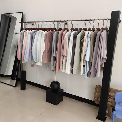 服装店上墙壁挂展示架不锈钢黑色挂衣架落地式衣服陈列架女装货架