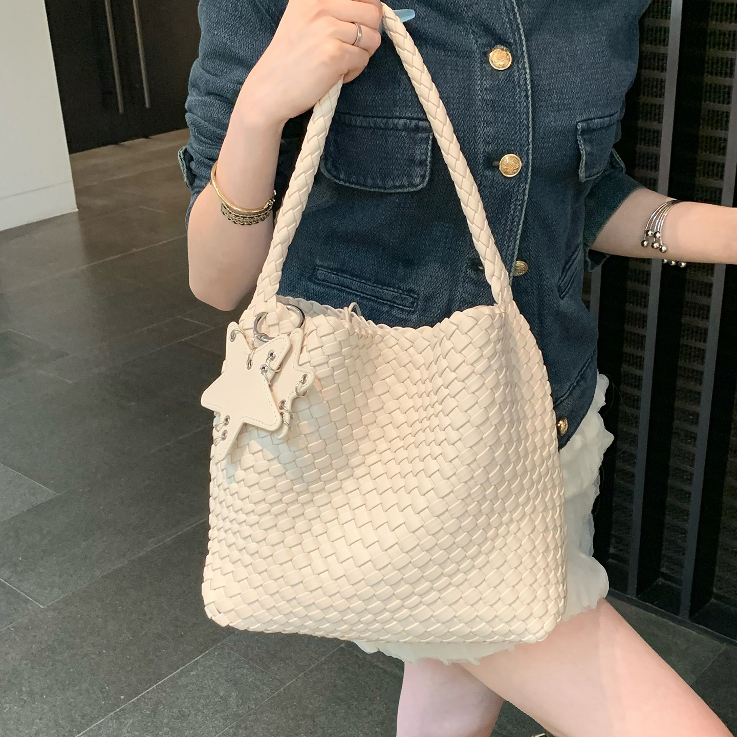不辣Bula编织托特包包女中号图片
