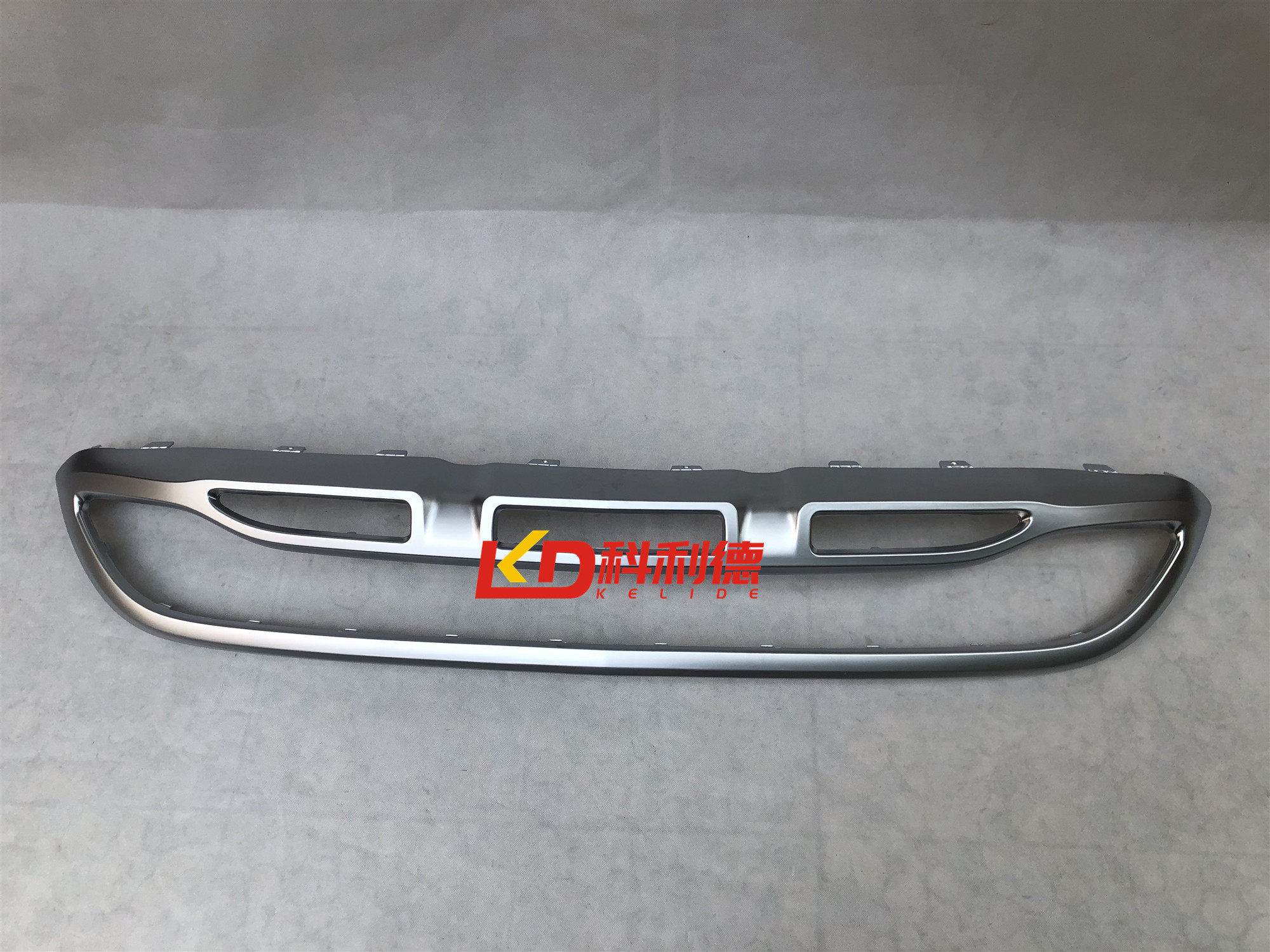 适用于奔驰W156 GLA200 220 GLA260前杠亮条保险杠电镀饰条 前唇