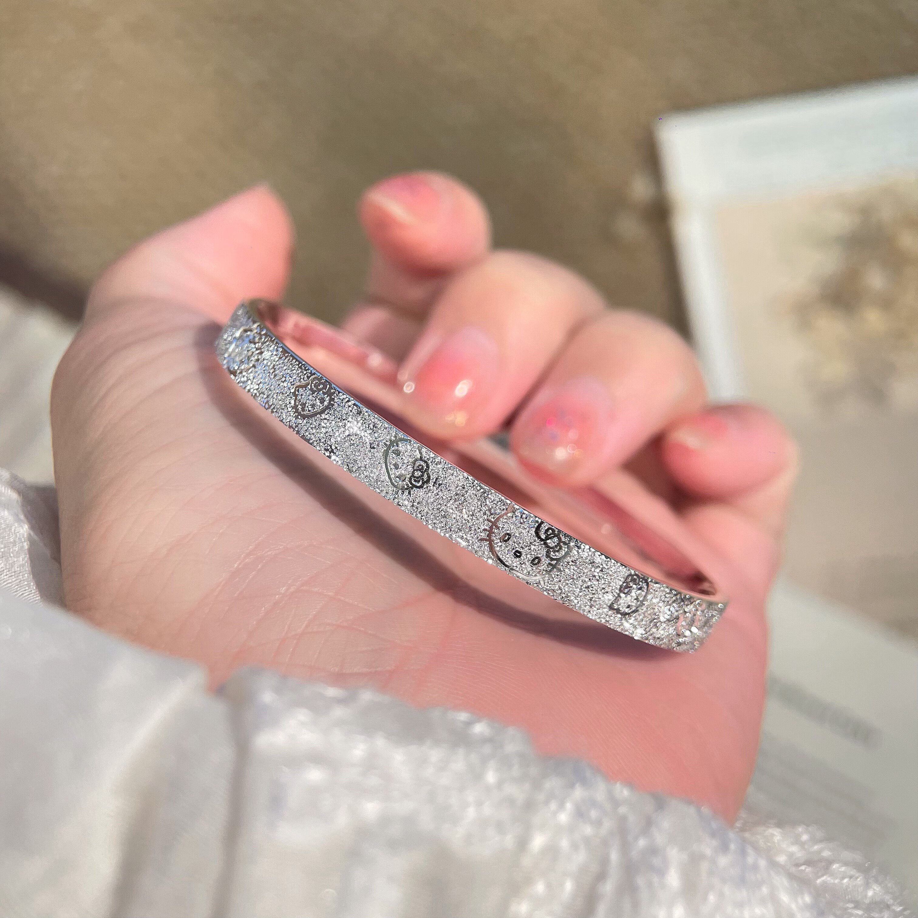 梵际钉沙凯蒂猫手镯送女友闺蜜