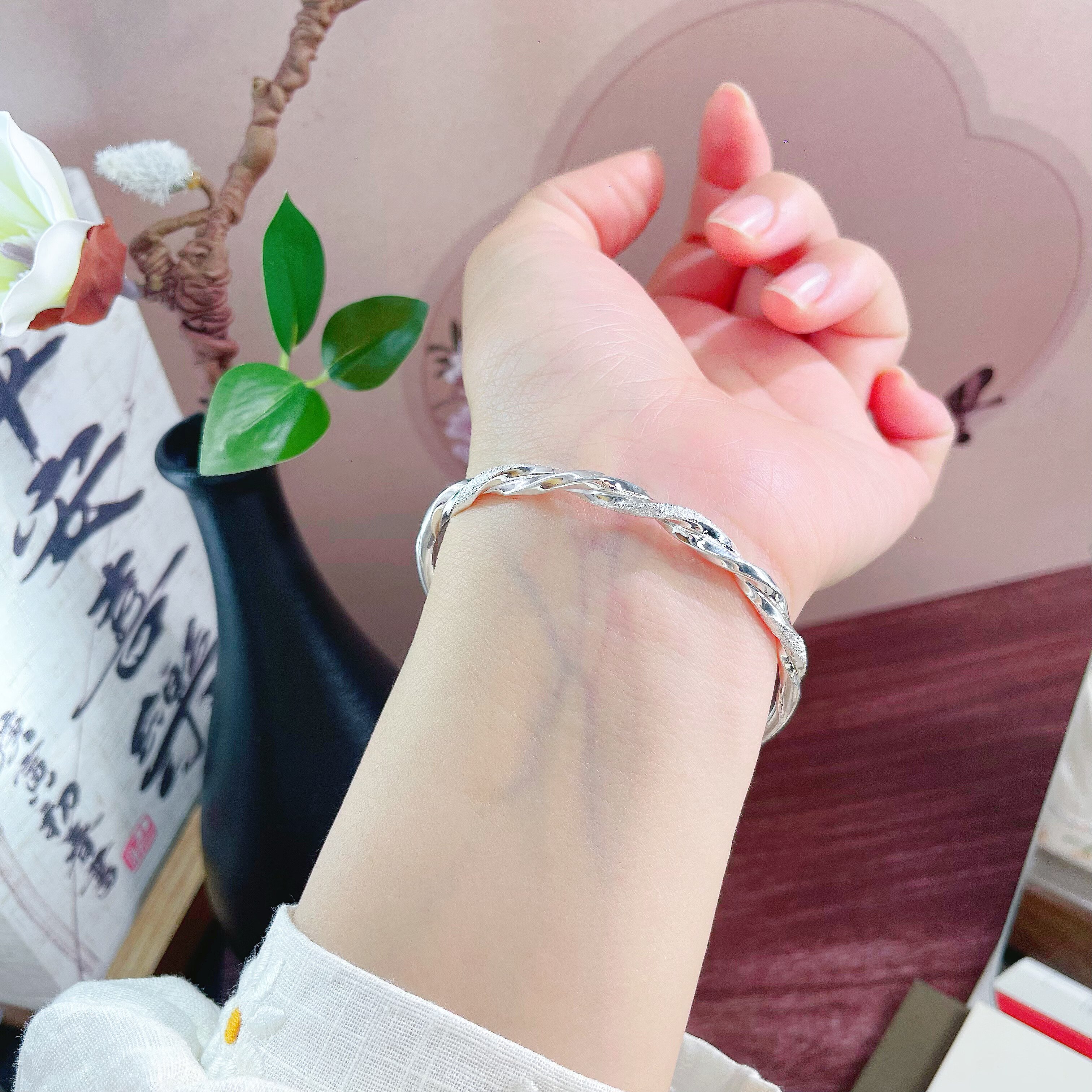 莫比乌斯环满天星磨砂手镯女足银9999年轻款小众百搭推拉银镯子礼