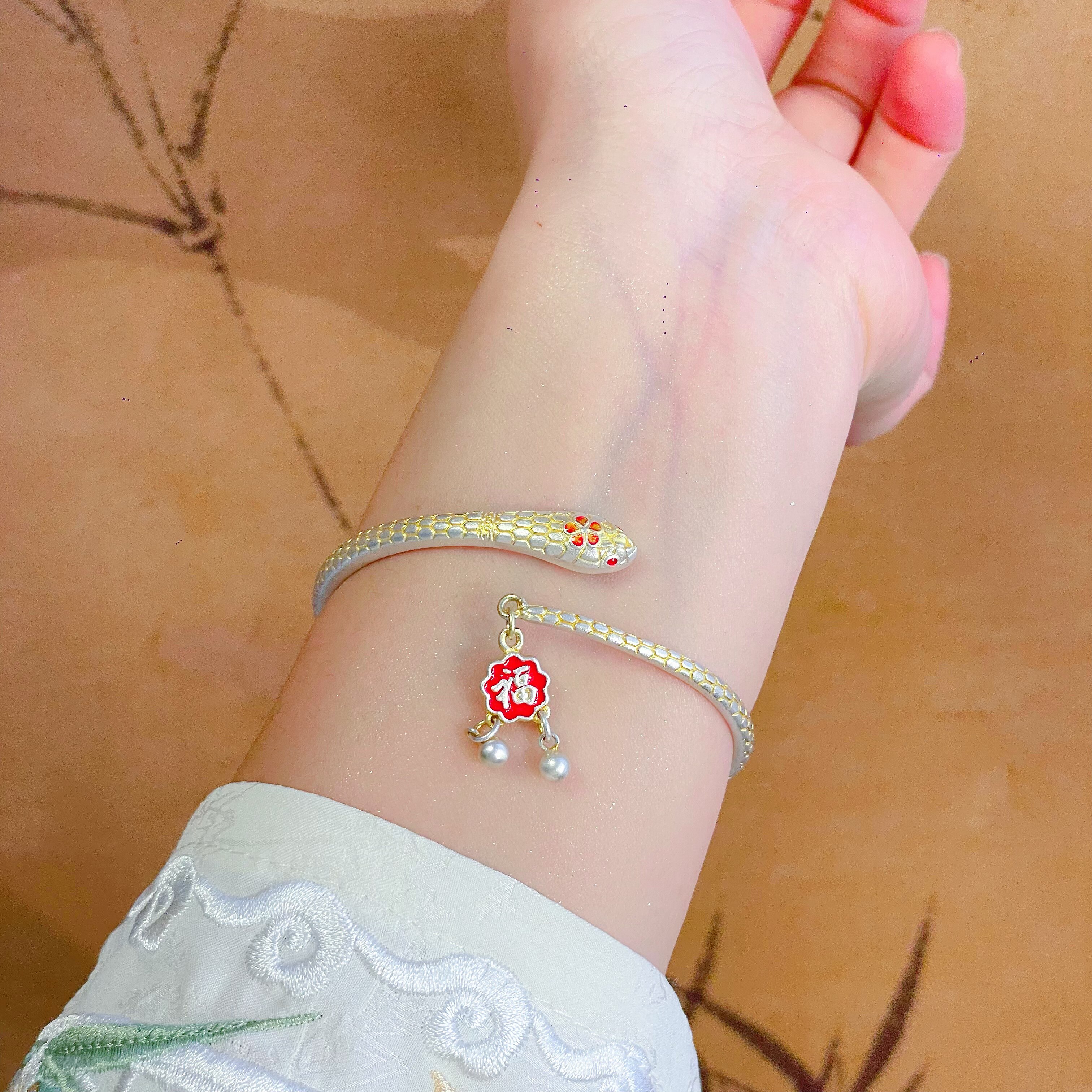 梵际描金十里桃花灵蛇实心手镯女