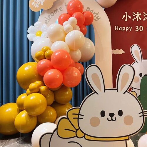 兔宝宝满月布置男女孩百天宴仪式感酒店气球背景墙兔子kt板装饰