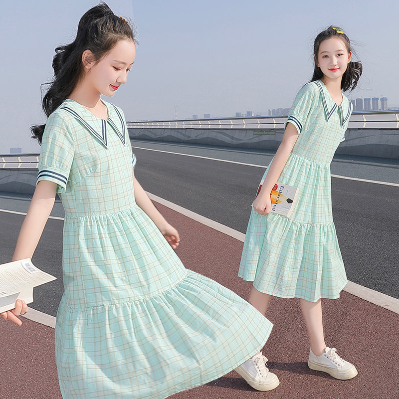 初中生夏季连衣裙少女2021年新品学生过膝法式娃娃领森系格子长裙