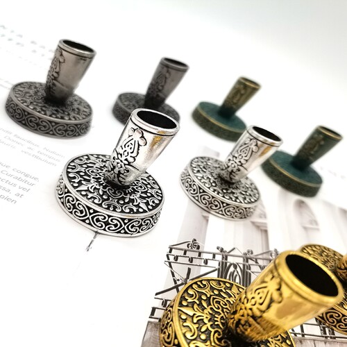 免邮 锌合金 金属雕花笔座 装饰品 学生用品 办公摆件