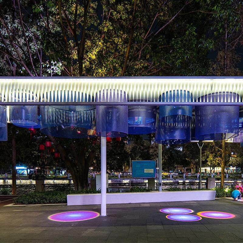 公园广场夜景场景搭建光影艺术廊架玻璃主题互动滨水连廊网红装置