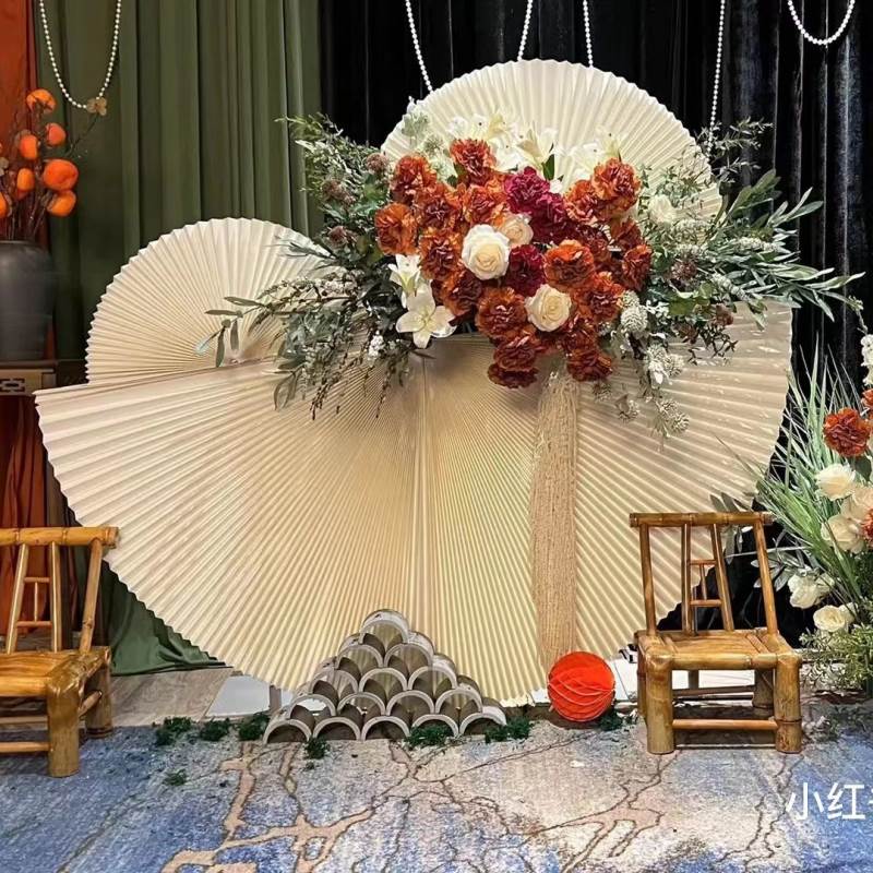 婚礼摺纸扇子新中式背景布置古风装饰订婚半圆花艺婚庆道具新款