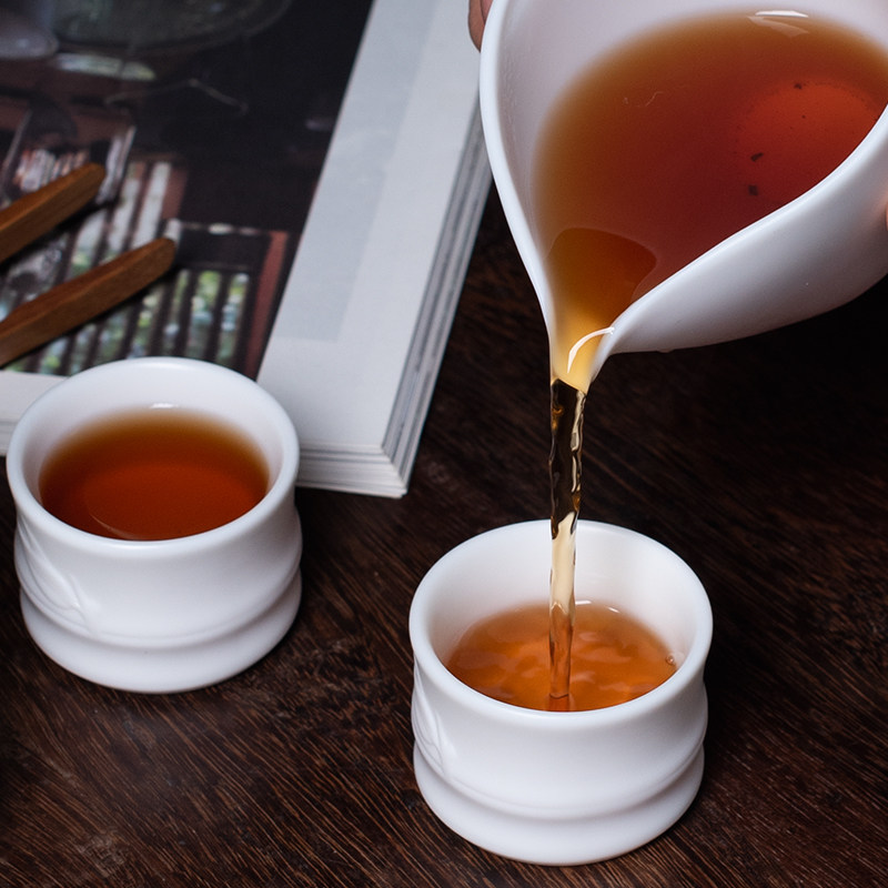 羊脂玉白瓷公道杯 德化县产功夫茶具分茶器 小清新风格茶桌手持匀