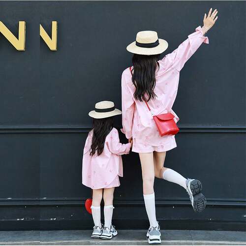 2026新款一起玩亲子装秋季母女装套装韩系蝴蝶节衬衫半裙套装两件