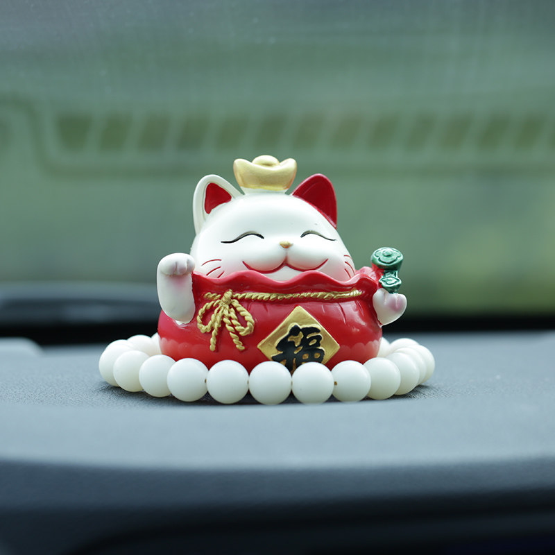高档招财猫汽车摆件中控台装饰用品摇头车载可爱办法桌摆件公仔