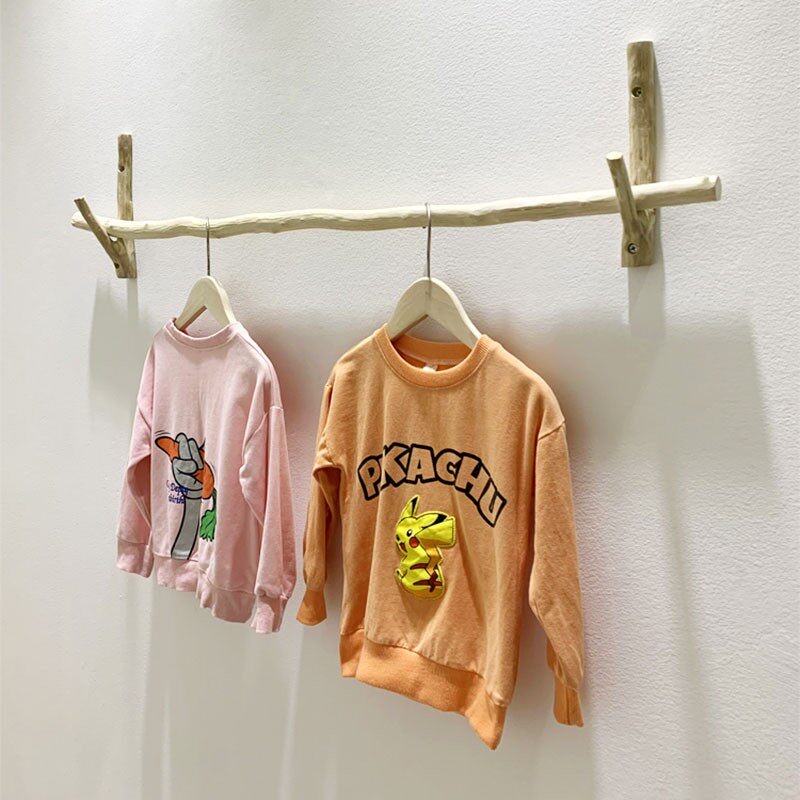 服装店展示架上墙干树枝壁挂衣杆童装店展示架原木色衣服正挂衣架