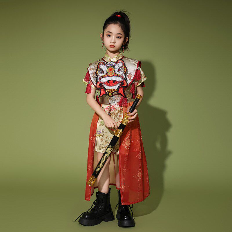 六一国潮女东方醒狮戏曲旗袍拖尾中国风模特走秀T台时装演出礼服