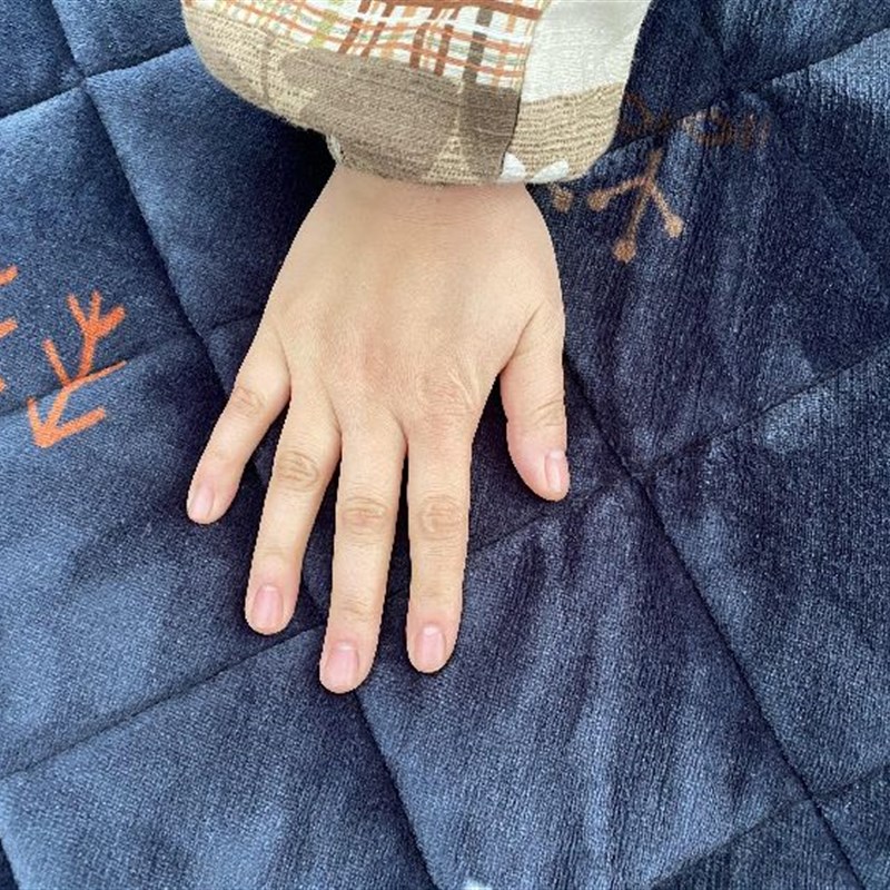 冬季法兰绒吸湿发热加厚地毯家用北欧简约茶几沙发地垫轻奢床边毯
