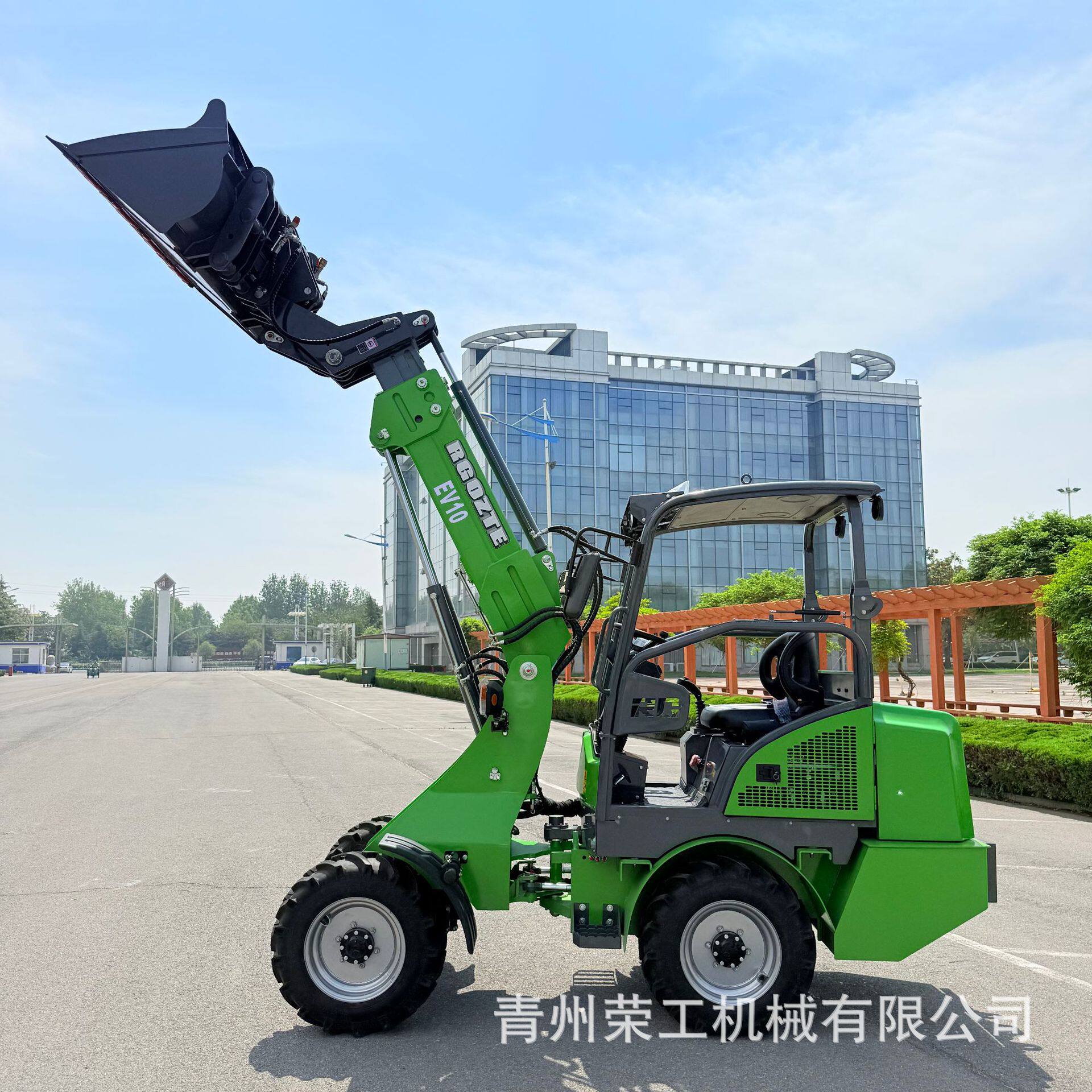 小型电动伸缩臂装载机 四驱锂电款伸缩臂铲车 农用装卸多功能电动