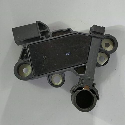 适用于奔驰E300 S350 S500R350GL350S600发电机调节器F00M346081