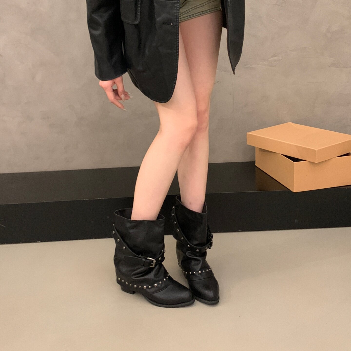 尖头裤管褶皱堆堆牛仔短靴女2026新款增高马丁骑士单靴