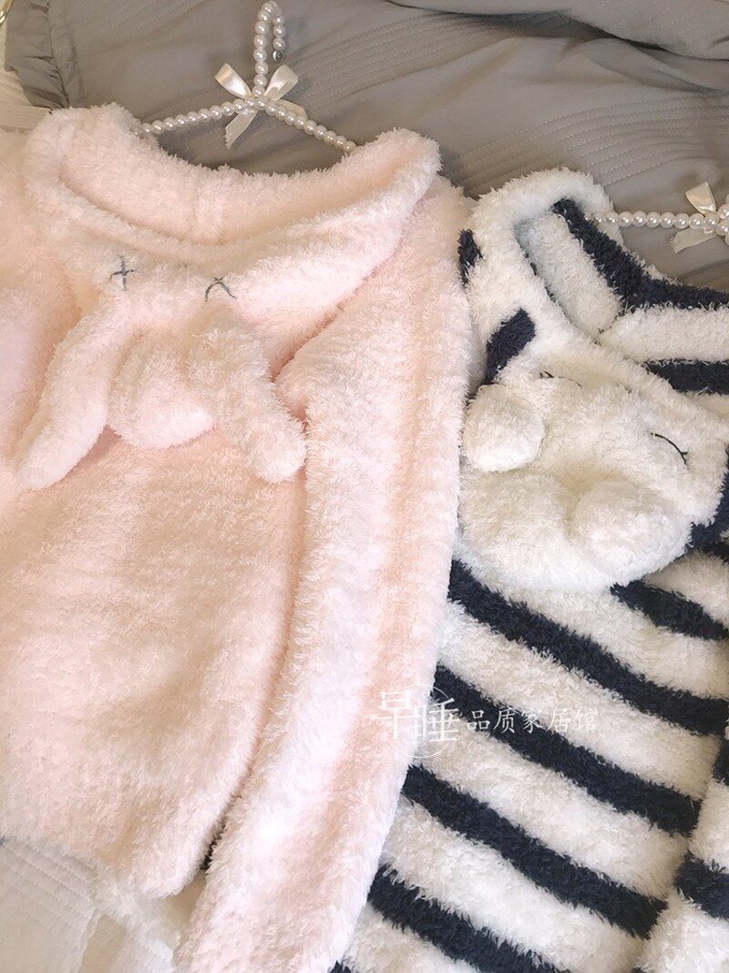 睡衣女秋冬软绵绵家居服可爱小兔子猫咪毛绒加厚保暖睡衣女月子服