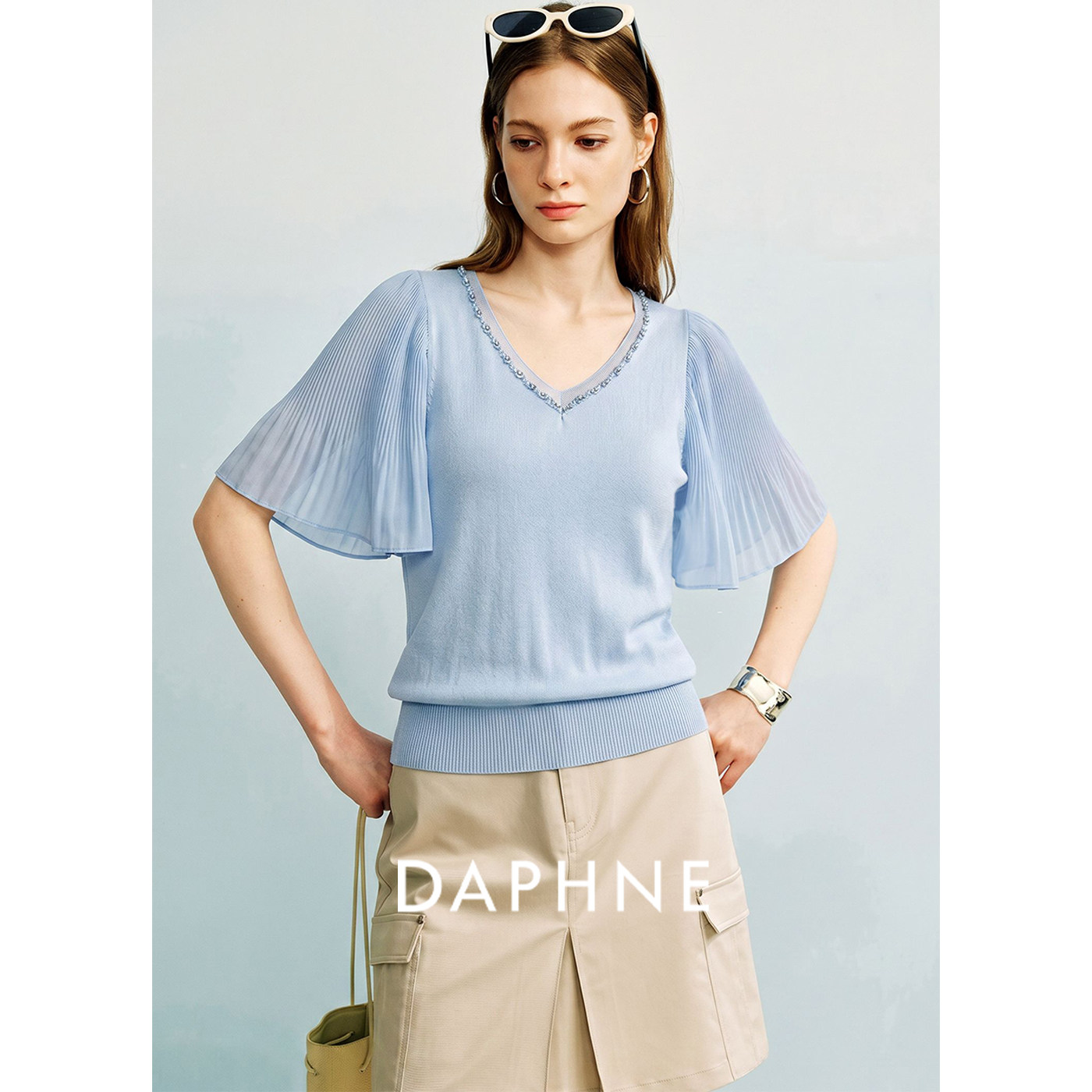 Daphne达芙妮法式V领钉珠喇叭袖针织衫女夏修身显瘦冰丝短袖上衣