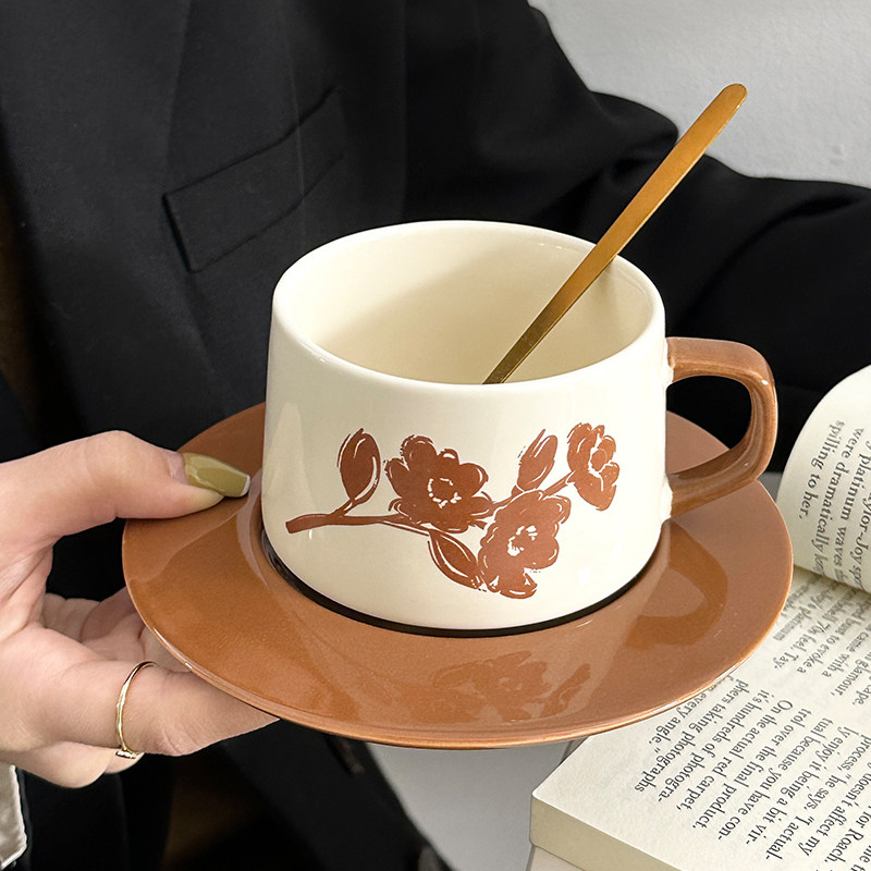咖啡杯碟套装陶瓷马克杯家用复古喝水杯子高颜值情侣高级感早餐杯