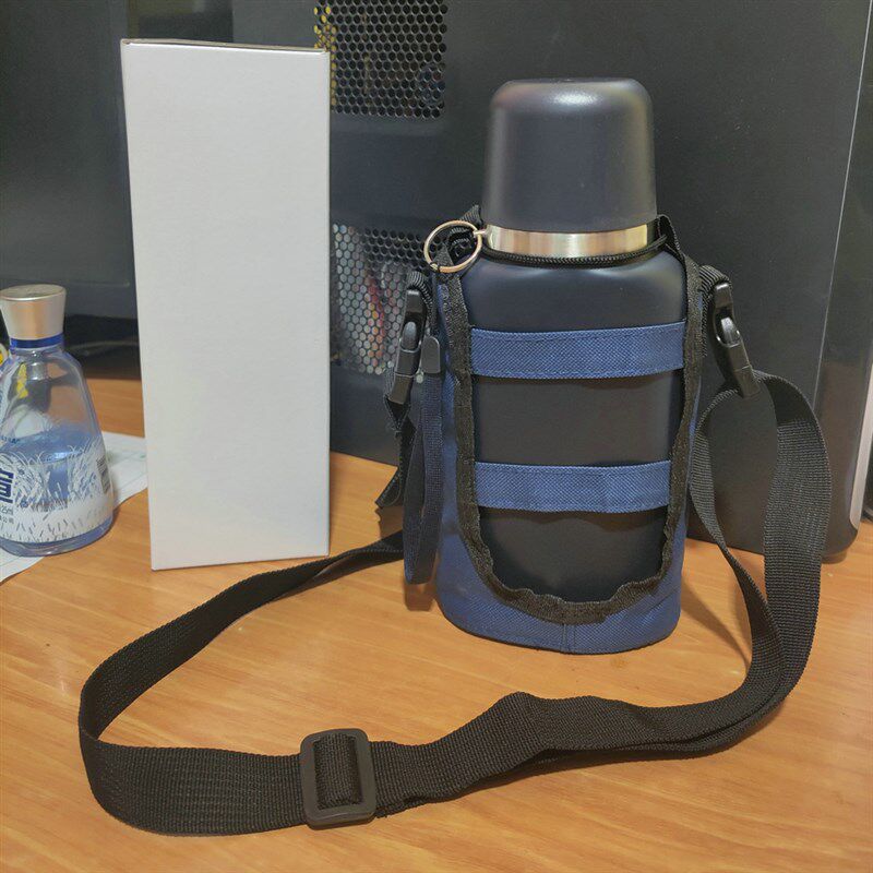 850毫升藏青蓝保温水壶扁形背带挎包随身车载户外大容量双盖杯子