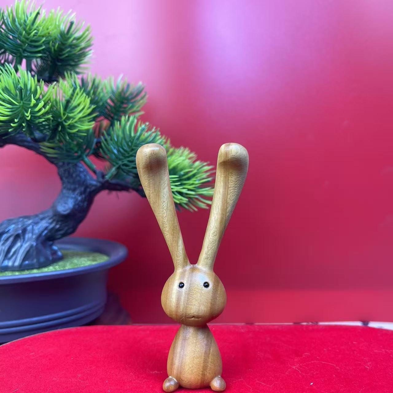 天然绿檀木创意摆件小兔子按摩棒提拉下颌线按压礼物解压刮痧实木