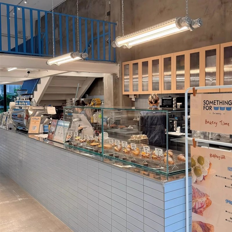 美式工业风餐厅吊灯咖啡店吧台餐桌荧光灯创意银色长条灯酒馆吊灯