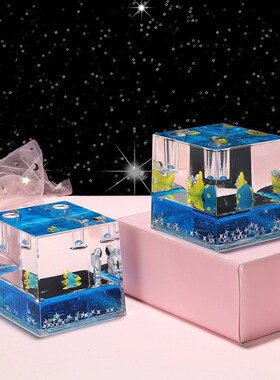 创意宇航员流沙漂浮笔插简约星空笔筒办公文具桌面装饰摆件小礼物