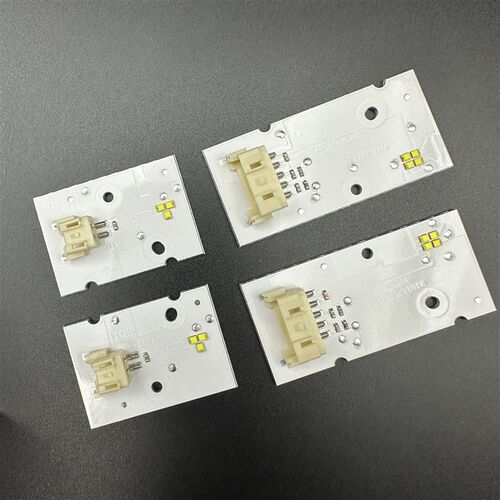 适用宝马M4 4系F32大灯导光条17-19款4系F32 M4光圈日行灯 高配版