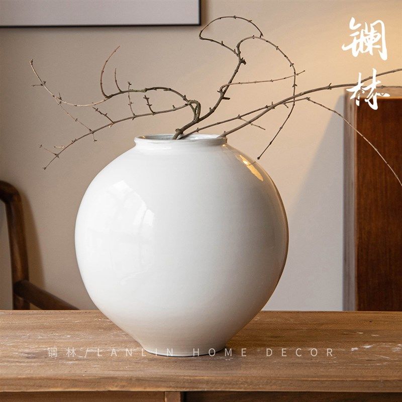 新中式白色陶瓷月亮罐花瓶插花手工圆球形粗陶摆件花艺师用插花瓶
