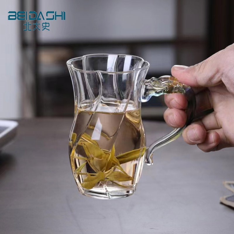 北大史新款轻奢绿茶杯女士专用玻璃花茶杯家用加厚耐热带把茶杯