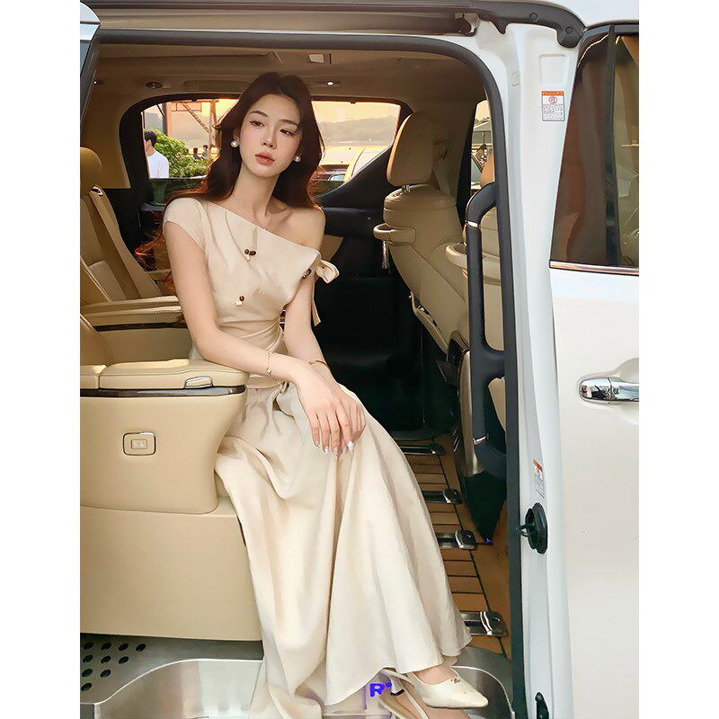 木子李的李2025设计感单边系带露肩收腰上衣高腰百搭半身裙套装夏