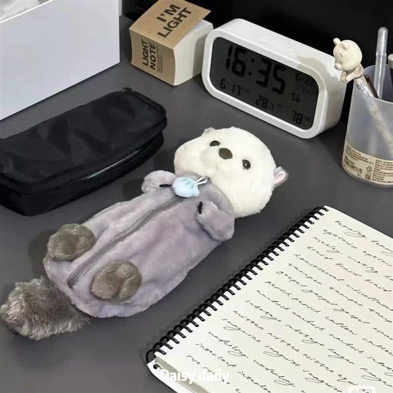 创意海獭毛绒玩偶笔袋软萌治愈解压公仔玩具小物文具收纳文具袋图片