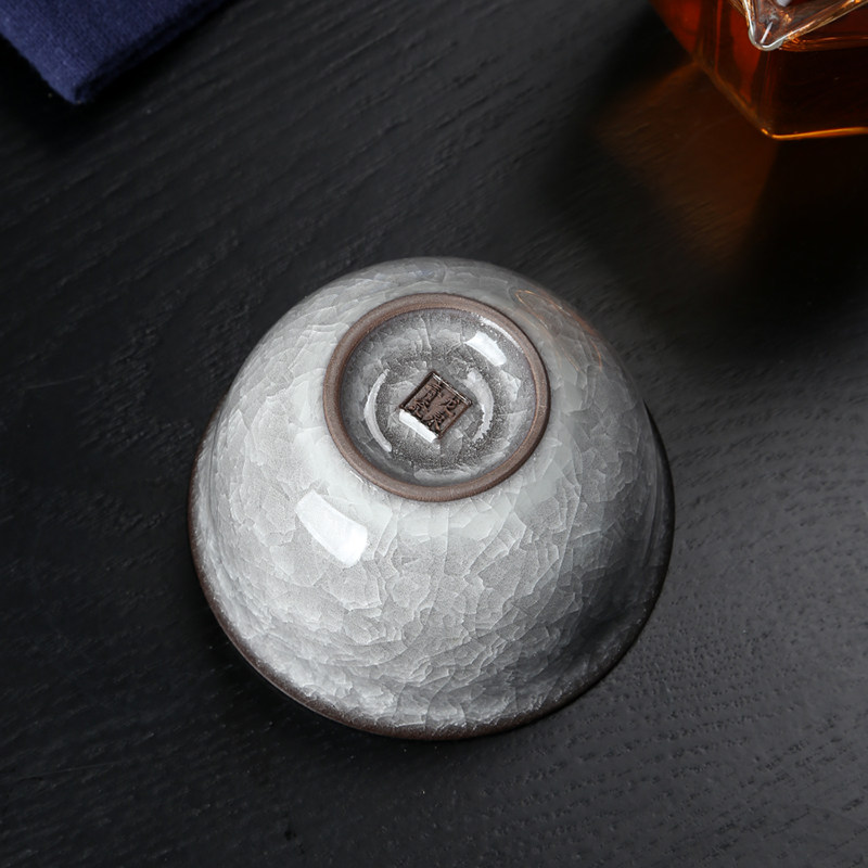 高端青瓷功夫茶具黑冰裂纹茶杯陶瓷主人杯单杯个人家用品名小茶碗