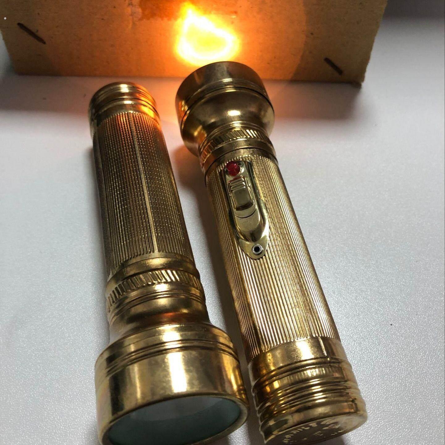 老旧手电筒黄光老式手电筒铁皮手电筒怀旧小灯泡照明手电筒老人