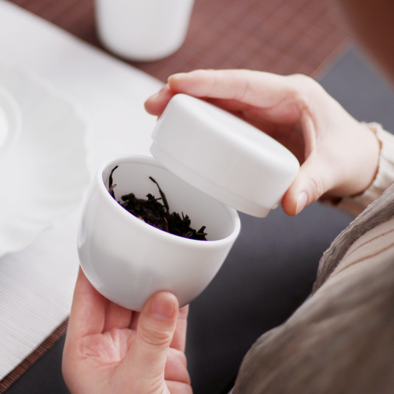 白瓷茶叶罐小号 陶瓷迷你茶罐子 便携式旅行茶盒玉泥普洱存储茶仓
