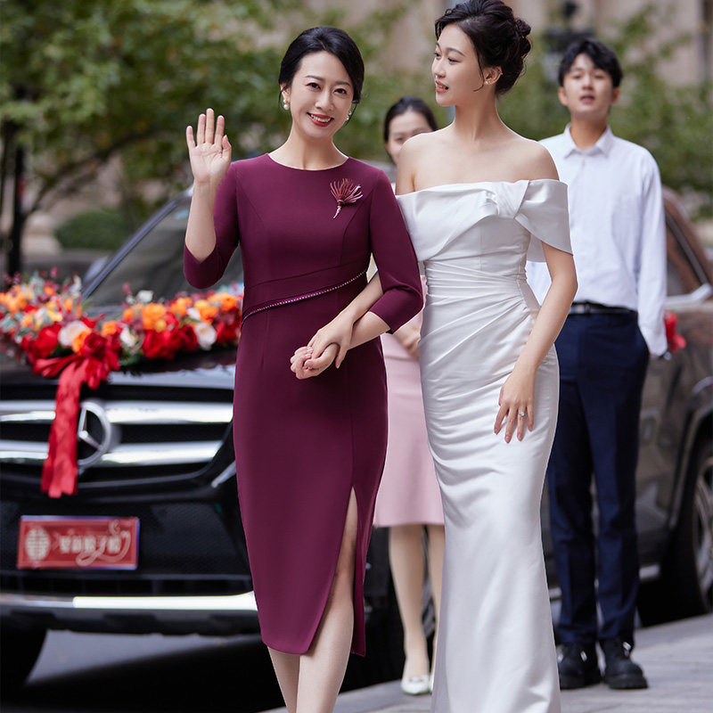 Lucre2025春秋新款紫色中长款开叉连衣裙显瘦 喜庆妈妈敬酒婚礼服