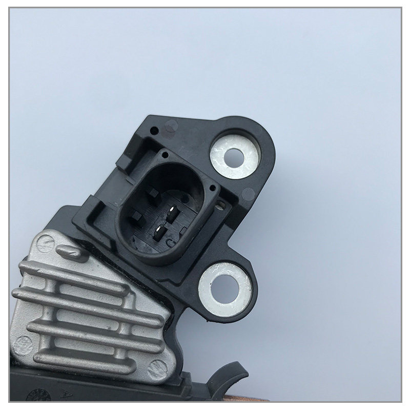 适配13款一汽奥迪Q5 F00M346164汽车12V14V 汽车交流发电机调节器