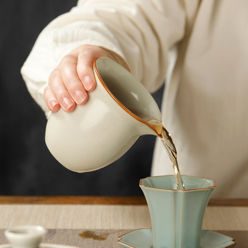 米黄汝窑美人公道杯陶瓷茶海公杯高档分茶器匀杯家用单个公杯茶具