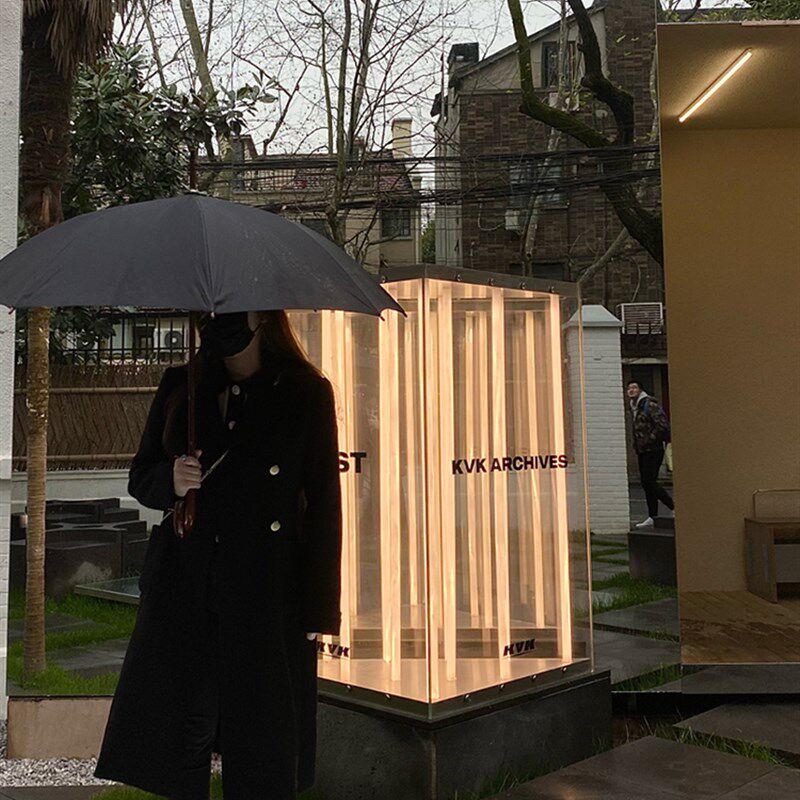 创意立体三角形亚克力灯箱门口户外落地移动发光广告展示招牌定制