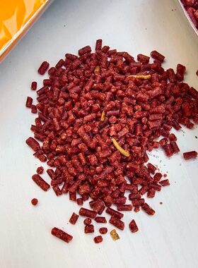 贵州228牛肉蛋黄蚕蛹画眉鸟食饲料黄鹂百灵鸟粮