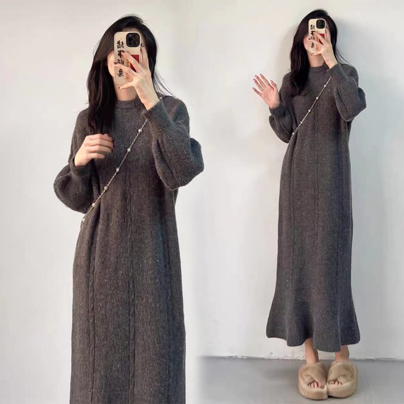 秋冬新款高级感针织长裙女胖mm大码宽松配大衣加厚打底鱼尾连衣裙