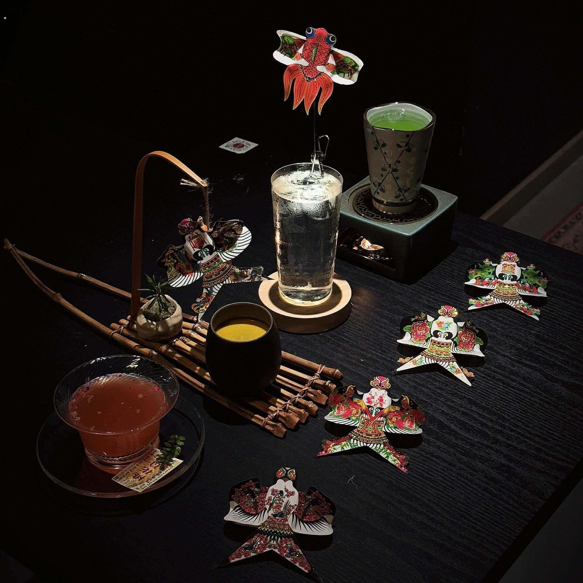 网红酒吧拍照打卡鸡尾酒调酒创意杯托底座小风筝杯子摆件装饰