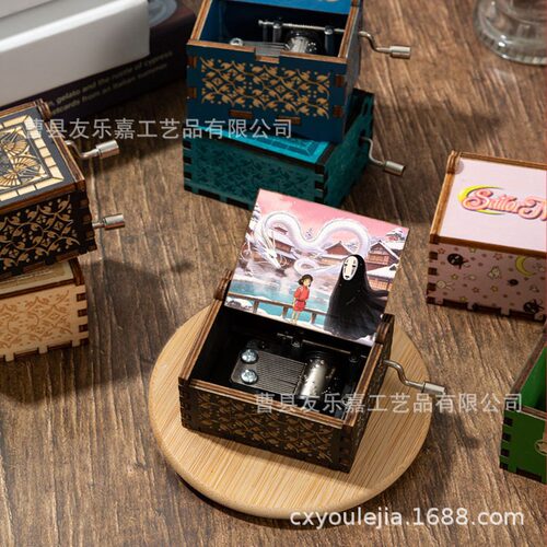 跨境新品音乐盒木质彩绘千与千寻八音盒Spirited Away Music Box