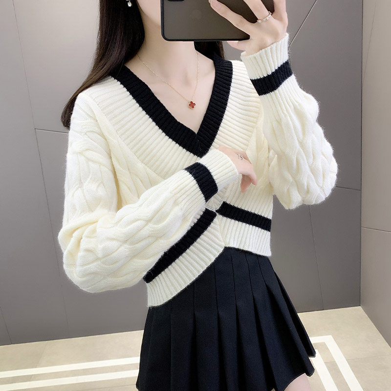 春款毛衣女士秋冬2023年新款短款小个子V领上衣麻花配短裙针织衫