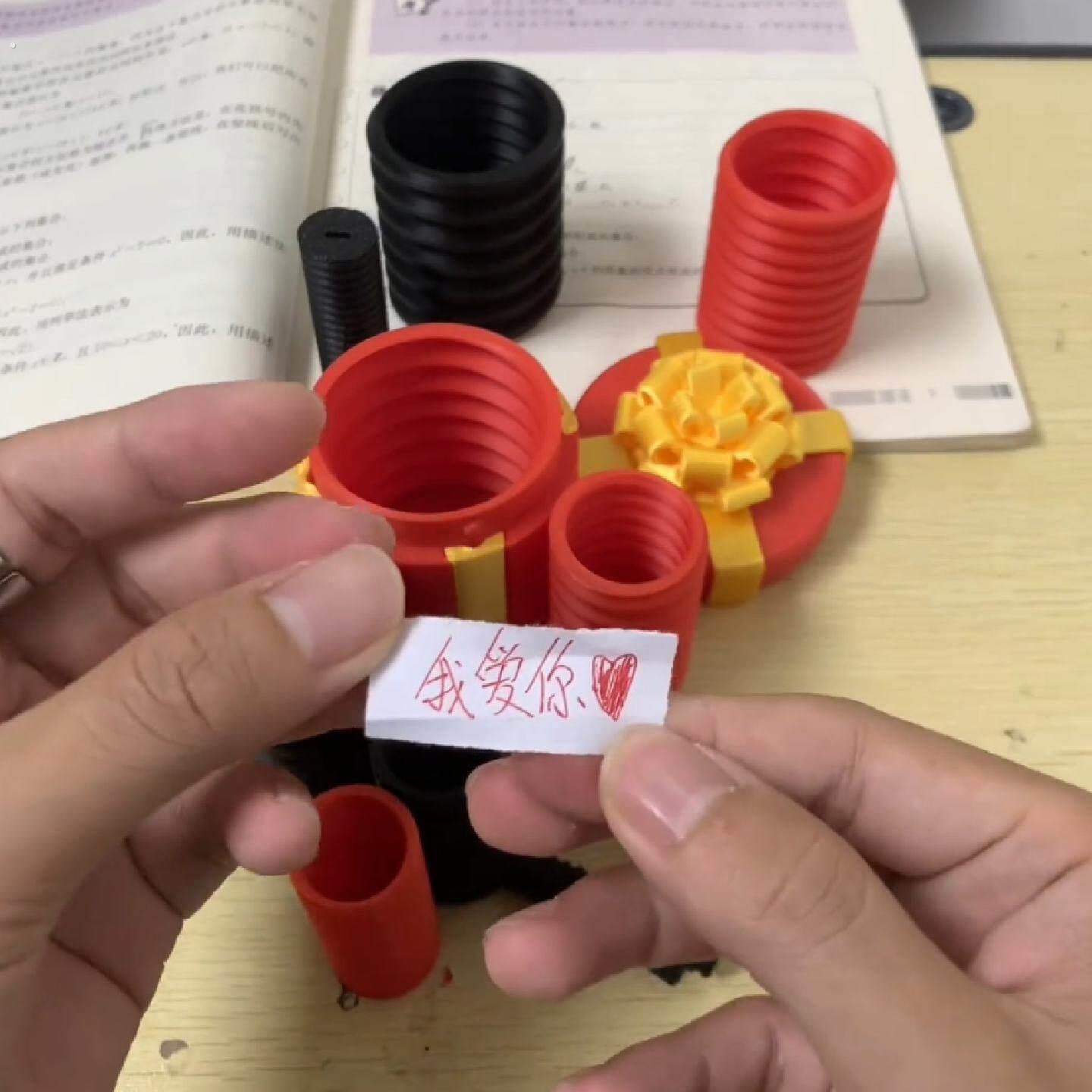 整蛊惊喜礼物盒恶搞搞怪神器朋友生日整人恶作剧创意趣味减压礼品