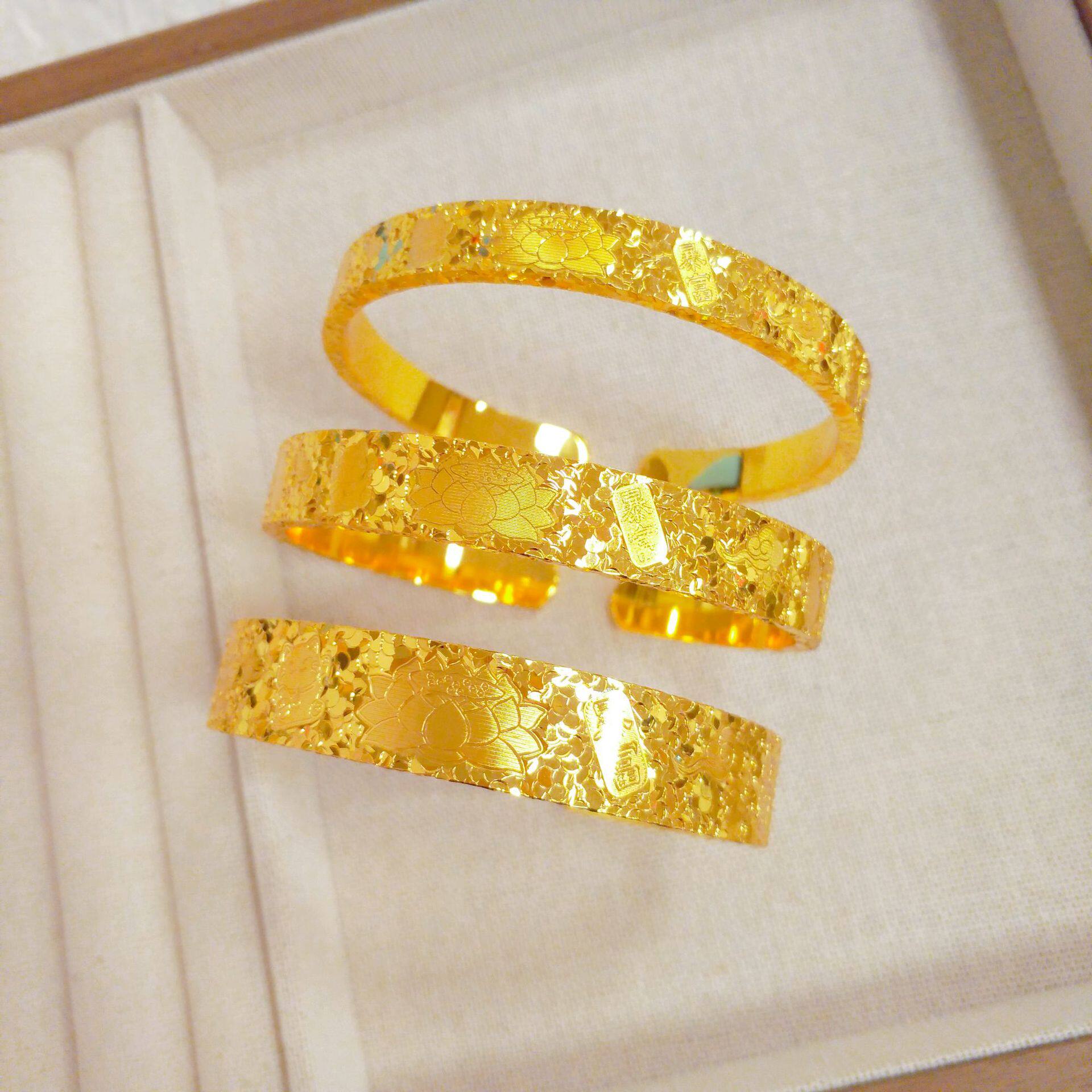 12mm莲花三面碎碎冰吉言手镯黄金色女款中国风气质实心手环礼物