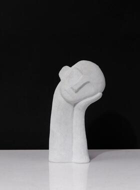 现代简约白色树脂男孩人物雕塑摆件酒店样板间书柜子玄关软装饰品