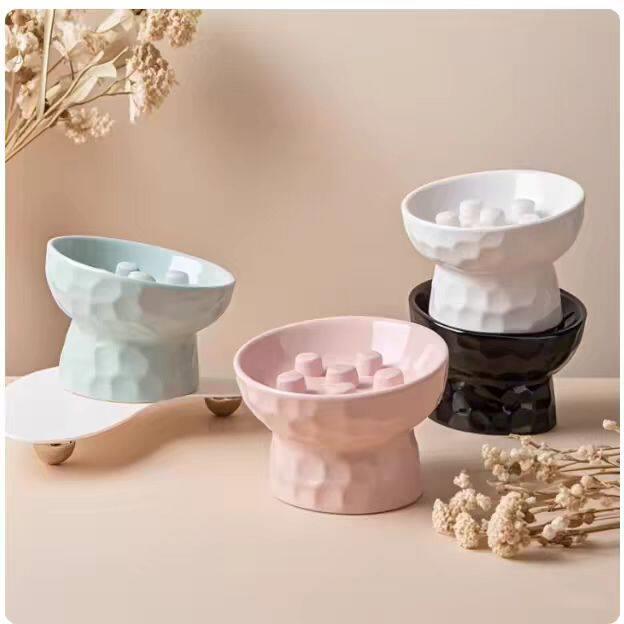 陶瓷猫碗斜口防噎慢食碗狗狗小型犬猫咪保护颈椎高脚宠物粮碗狗碗图片