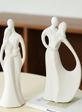 北欧简约陶瓷情侣人物装饰摆件客厅酒柜家居饰品情人节新婚礼物
